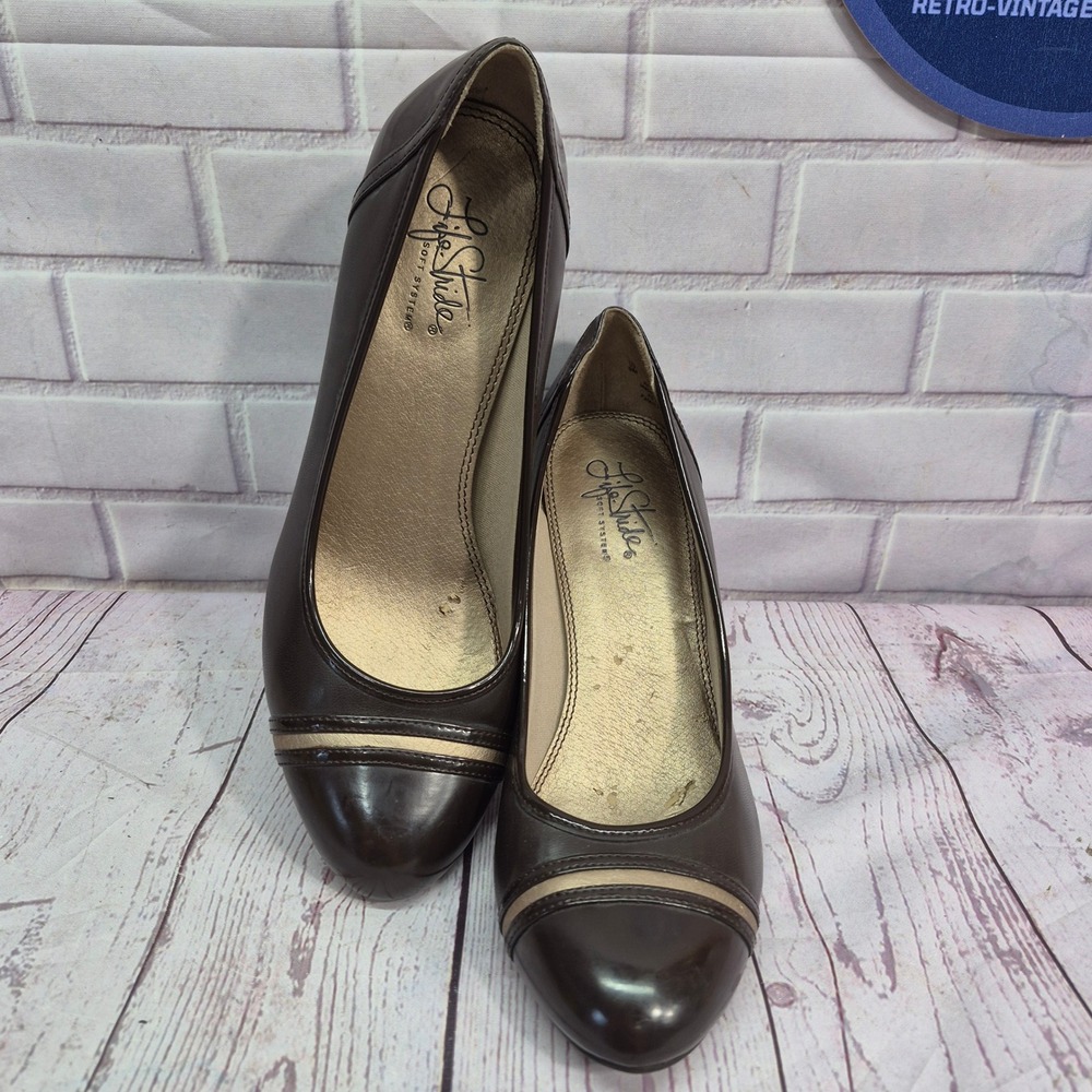 LifeStride Soft System Petunia Brown Patent Accent Kitten Heel Pumps Mens 9M